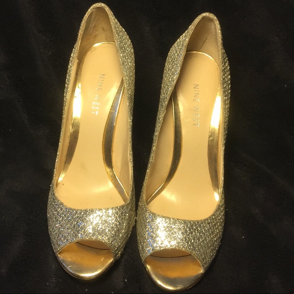 Nine West silver heels size 6M